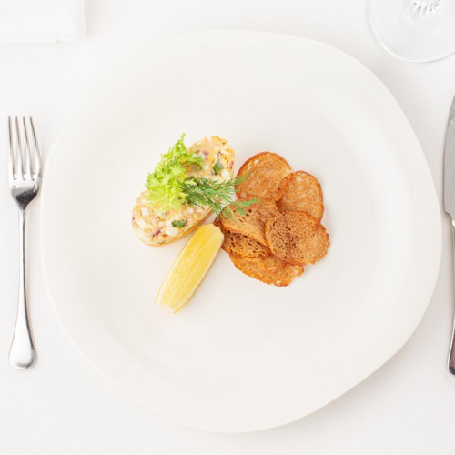 Салат из печени трески