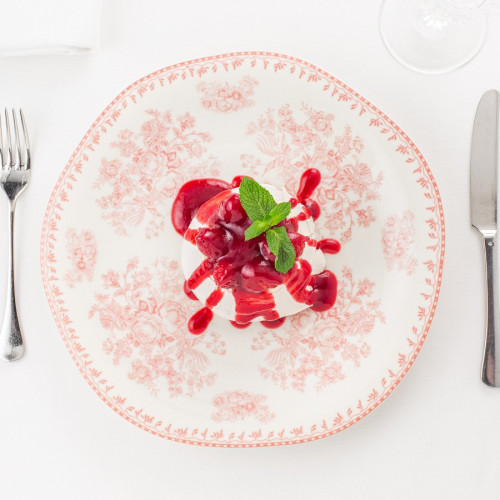 Десерт «Анна Павлова»
(безе с ванильным кремом
и ягодами)